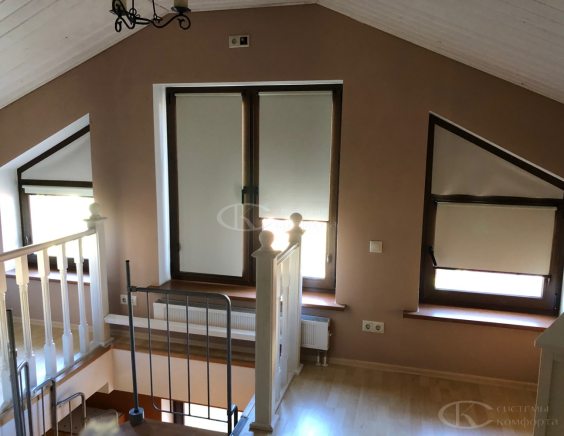 Портфолио жалюзи на треугольные окна